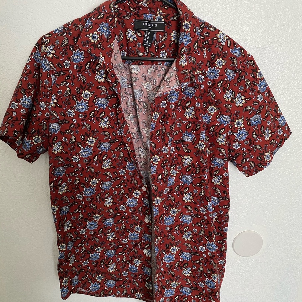 Button down - Picture 2 of 2